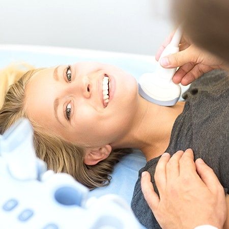 Ultrazvok ščitnice - več o pregledu, kaj pokaže, kako poteka, potrebne priprave...